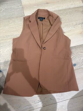 Rachel Zoe Sleeveless Tailored Blazer in Rust